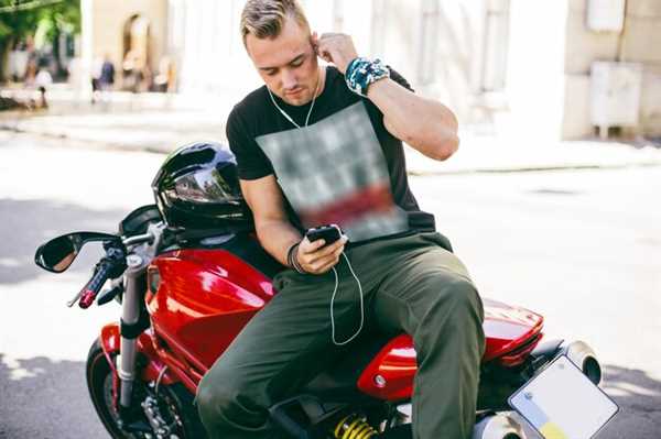 How to Properly Clean and Lubricate Your Motorcycle Chain